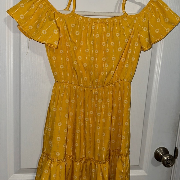 Jenna and Jessie Yellow Off-Shoulder Dress with Floral Pattern - Picture 2 of 4
